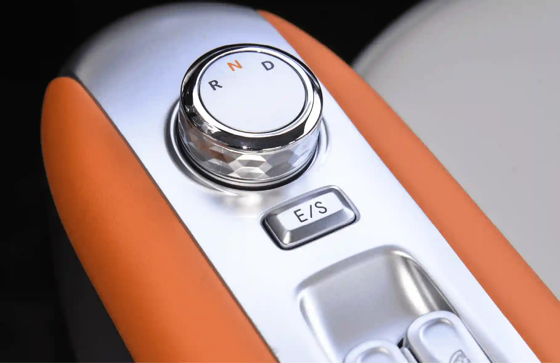 Modern Rotary Gear Shifter